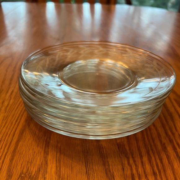 Vintage Anchor Hocking Clear Glass Dessert/Salad Plates - Picture 2 of 4